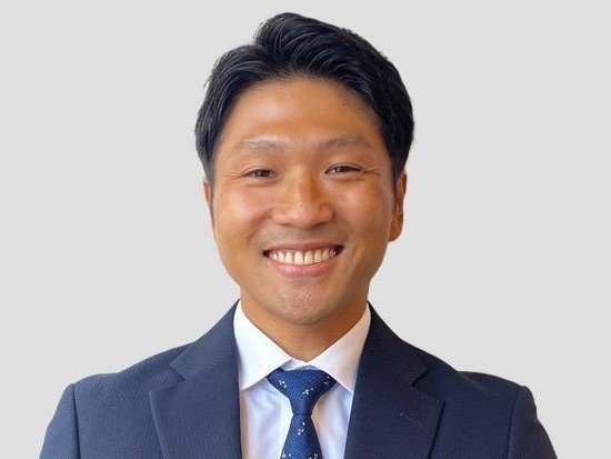 担当：秋山　裕之